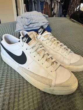 Nike Low-Top White Sneakers with Black Swoosh-Size 11